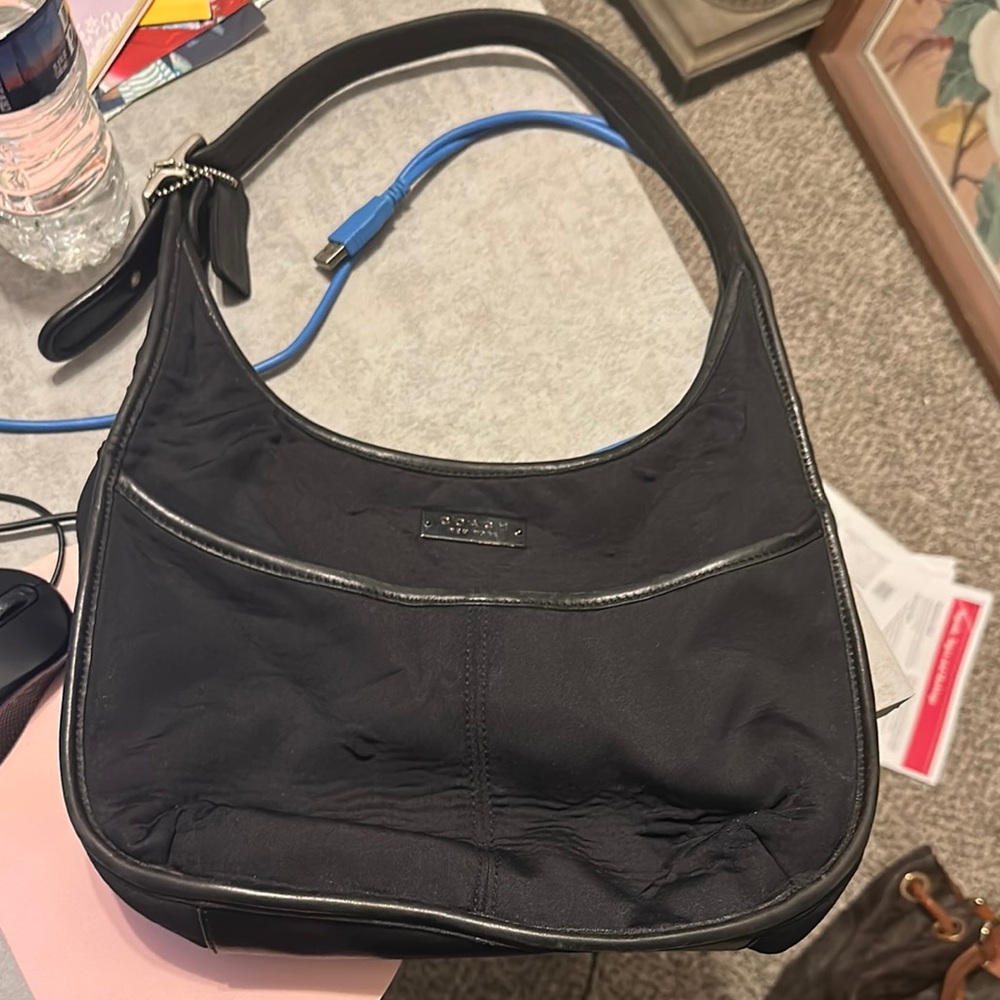 Coach Black Shoulder Bag Sleek Minimalist Design